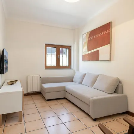 Spacious Duplex House - Jacuzzi & Terrace Ferienhaus *