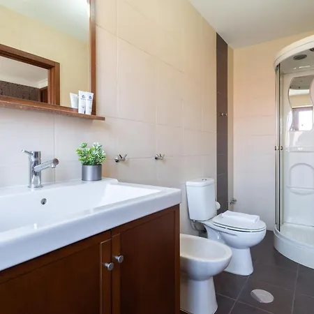 Spacious Duplex House - Jacuzzi & Terrace Porto