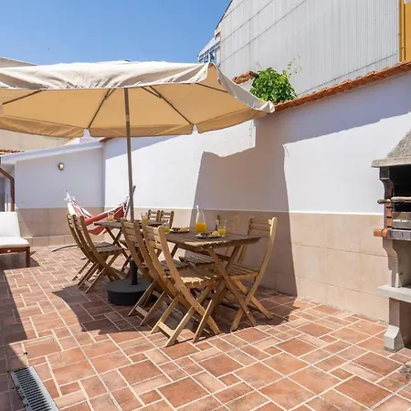 Spacious Duplex House - Jacuzzi & Terrace Prázdninový dům Porto