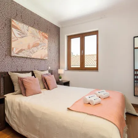 Spacious Duplex House - Jacuzzi & Terrace Semesterbostad Oporto